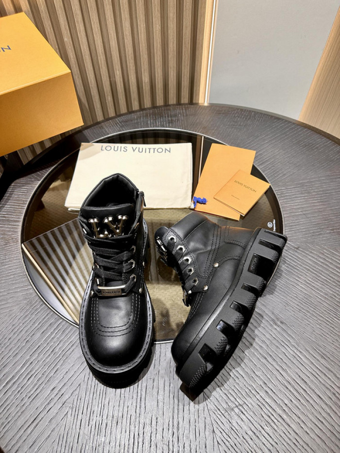 L**V**T* BOOTS LVTBS-014