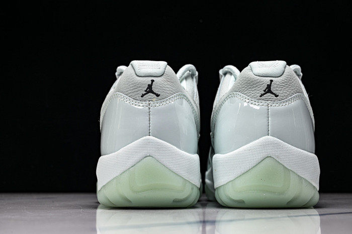 Air Jordan 11 Low IW1882-300