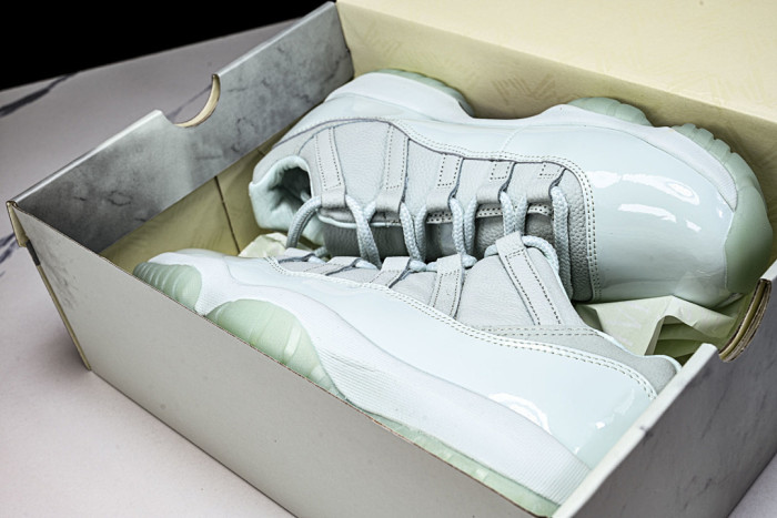 Air Jordan 11 Low IW1882-300