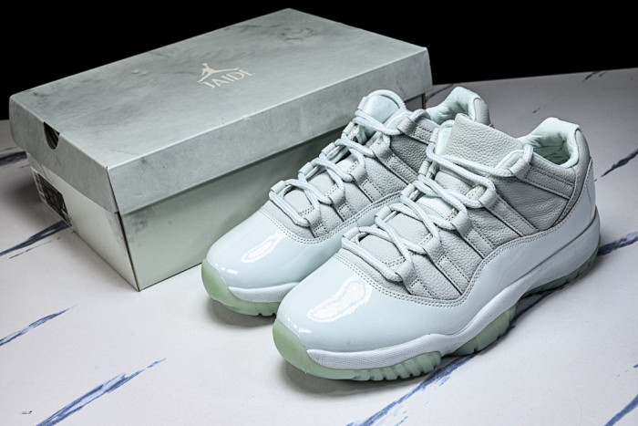 Air Jordan 11 Low IW1882-300