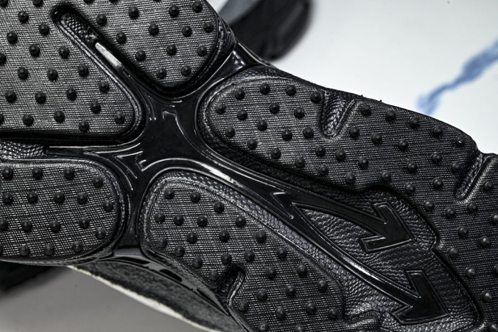C/O​ SNEAKERS CO-062