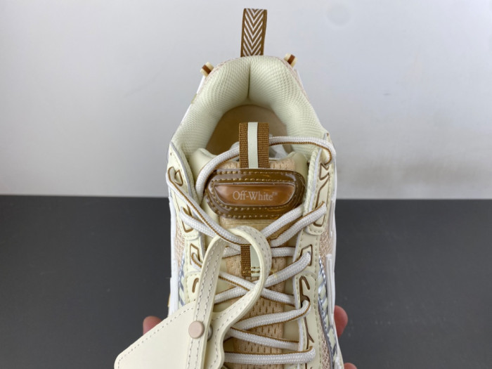 C/O​ SNEAKERS CO-061