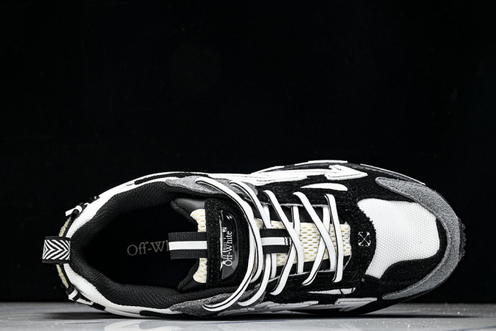 C/O​ SNEAKERS CO-062