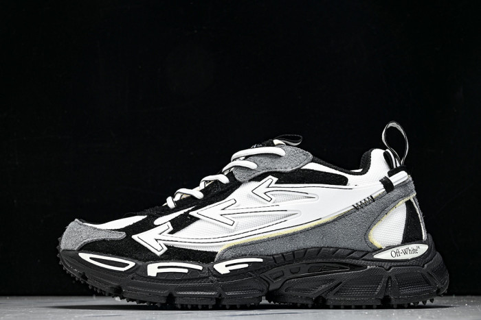 C/O​ SNEAKERS CO-062