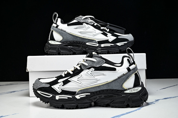 C/O​ SNEAKERS CO-062