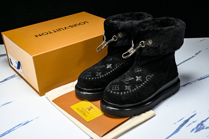 L**V**T* BOOTS LVTBS-056