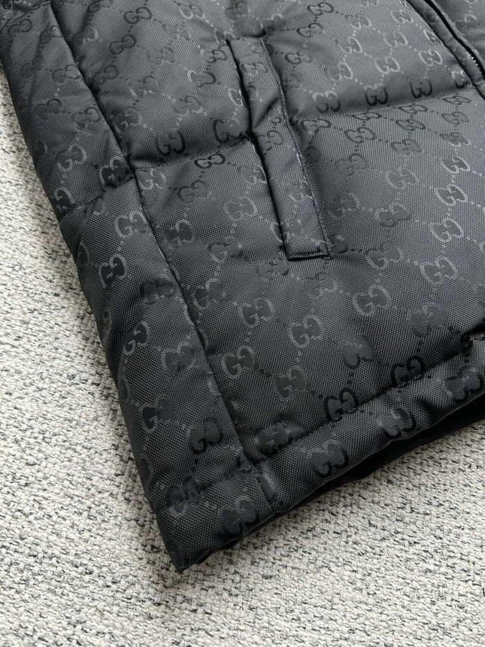 G*UCCI CLOTHES GICS-024
