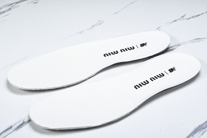 New Balance x Mi­uMi­u 530 MM-005