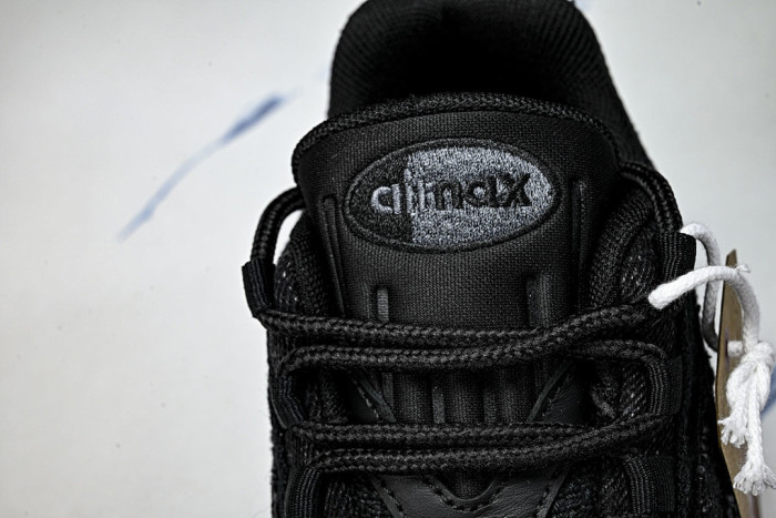 Air Max 95 x Levi