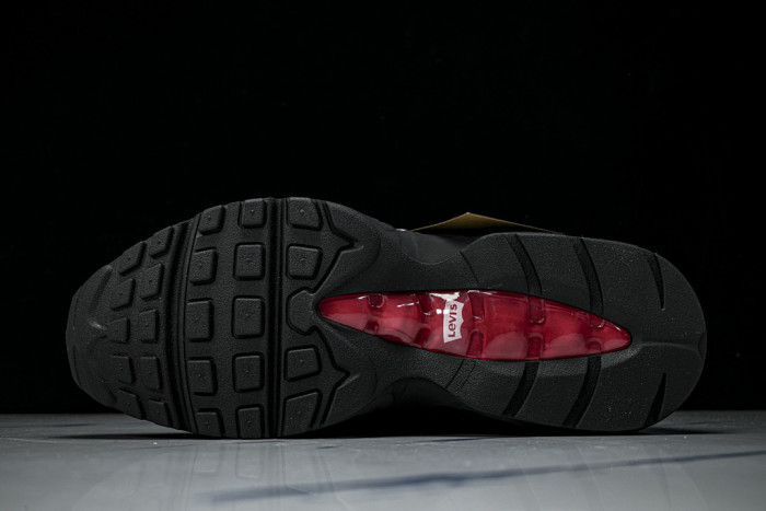 Air Max 95 x Levi