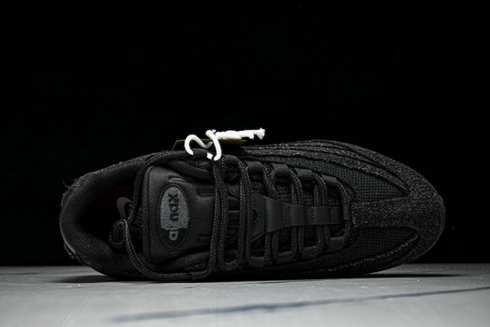 Air Max 95 x Levi