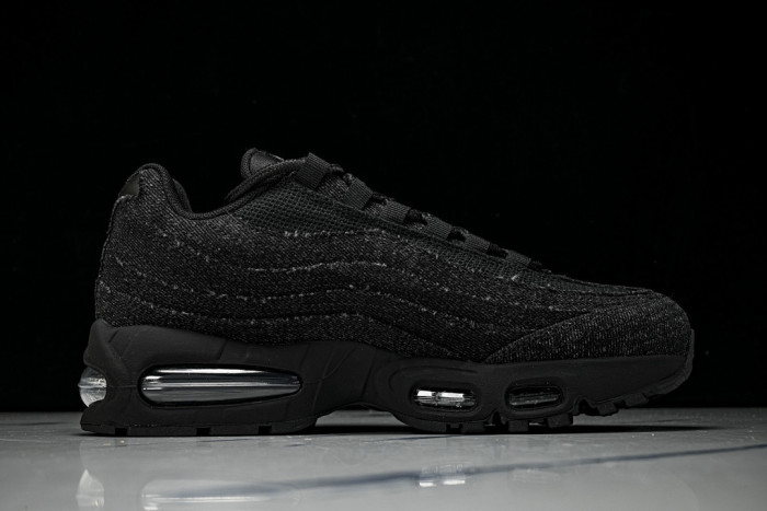 Air Max 95 x Levi