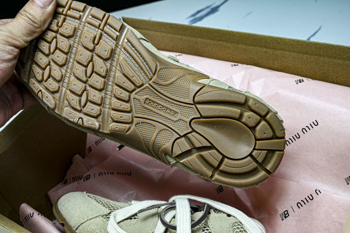 New Balance x Mi­uMi­u 530 MM-009