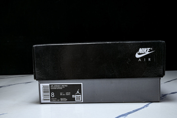 Air Jordan 11 Retro "Green Black" CT8012-037