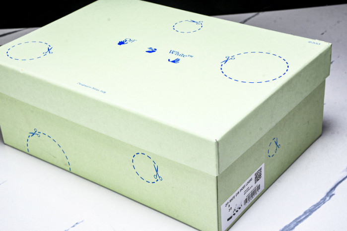 C/O​ SNEAKERS CO-031