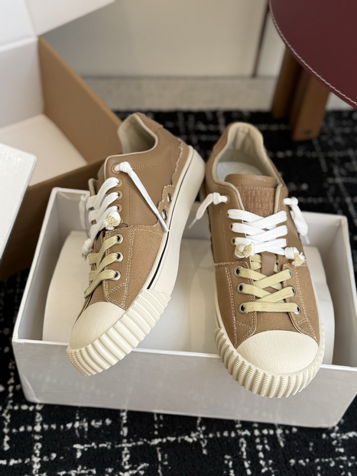 Ma*iso*n Mar*giela MNMA-0214