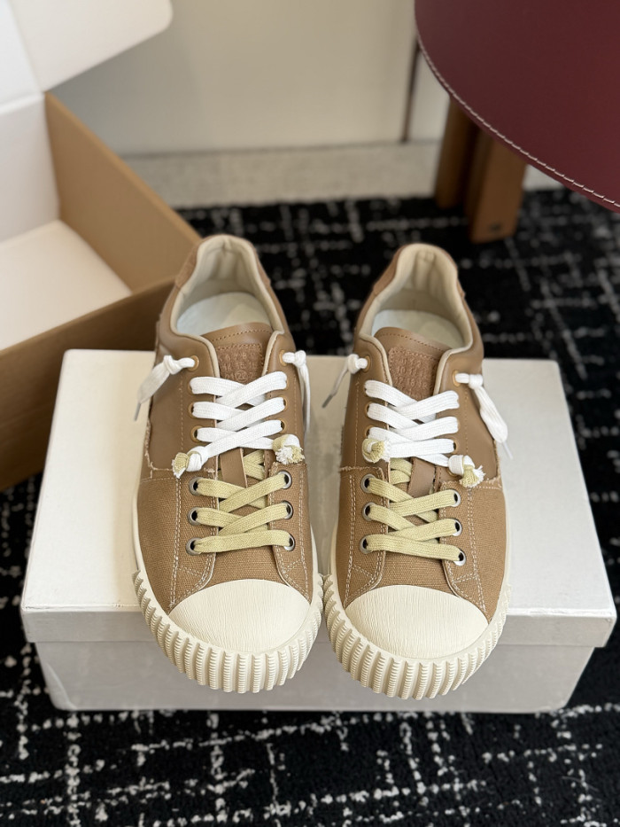 Ma*iso*n Mar*giela MNMA-0214