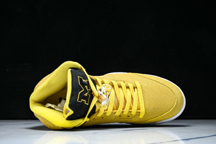 Jordan Air Jordan 5 Retro HQ7978-701
