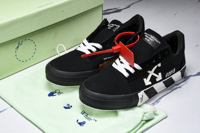 C/O SNEAKERS CO-032