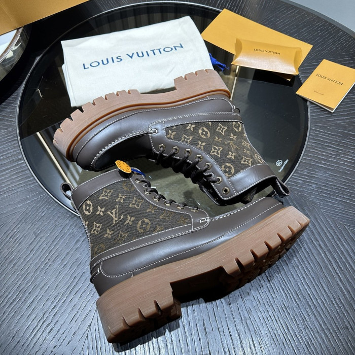 L**V**T* BOOTS LVTBS-062
