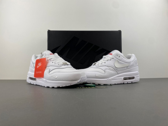 Svp*me x nike air max 1 