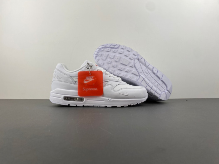 Svp*me x nike air max 1 