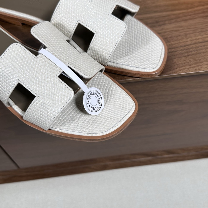 H**me5 HS-0273