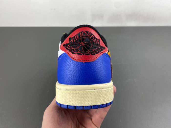 Travis Scott x Air Jordan 1 Low OG DM7888-111
