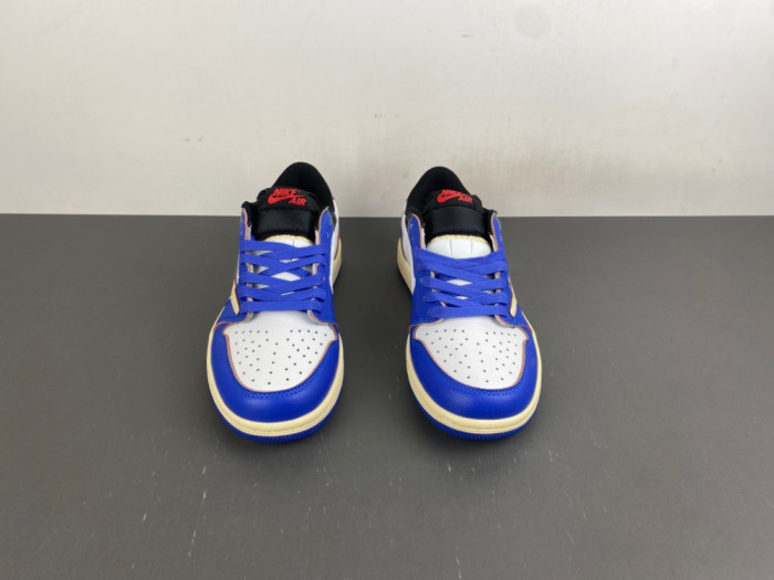 Travis Scott x Air Jordan 1 Low OG DM7888-111