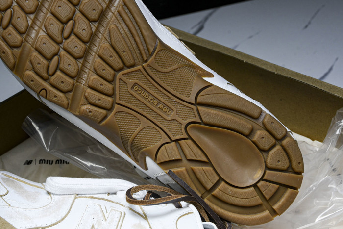 New Balance x Mi­uMi­u 530 MM-002