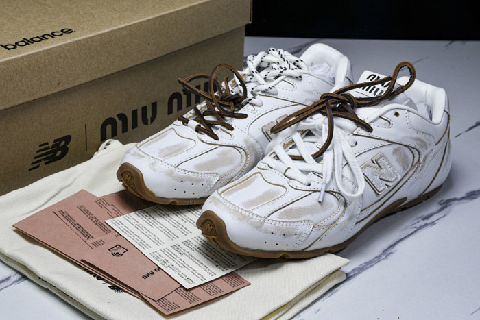 New Balance x Mi­uMi­u 530 MM-002