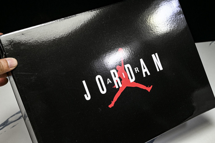 COMME des GARÇONS x Air Jordan 11 Pack Expected Fall IV7639-100