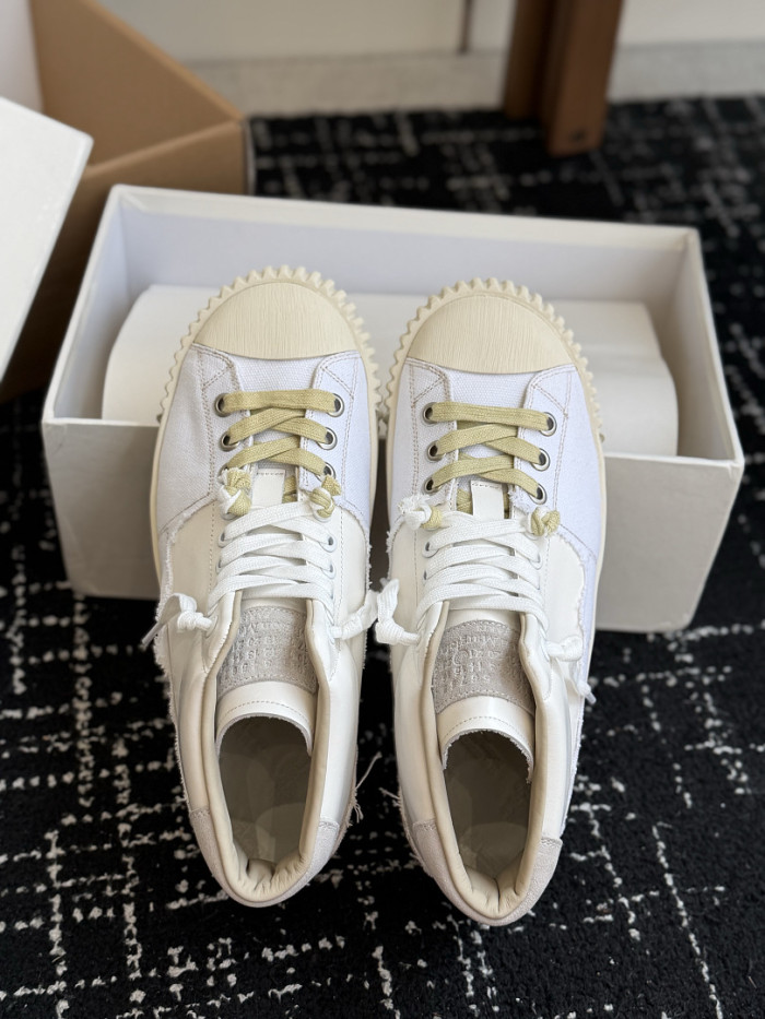 Ma*iso*n Mar*giela MNMA-0217