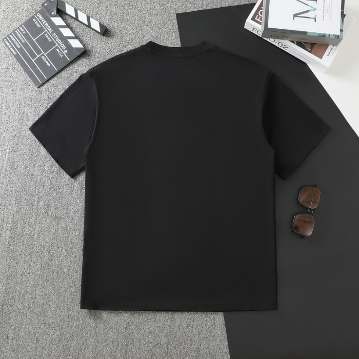G*UCCI CLOTHES GICS-015