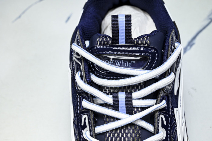 C/O​ SNEAKERS CO-042