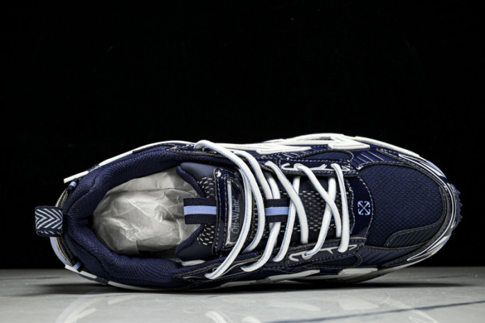 C/O​ SNEAKERS CO-042