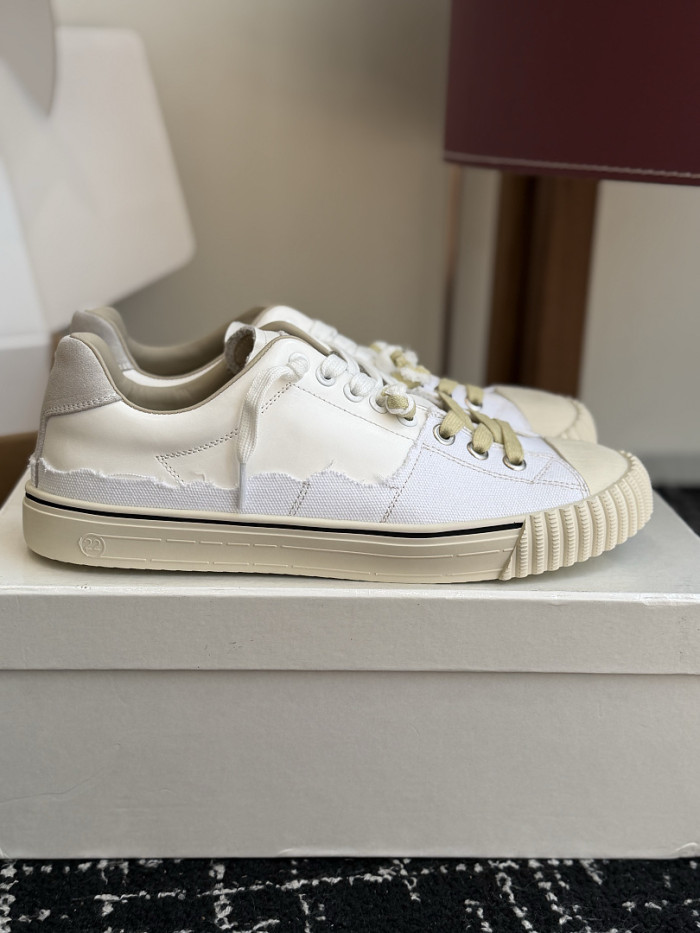 Ma*iso*n Mar*giela MNMA-0212