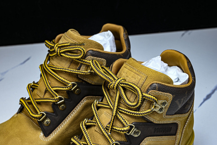 L**V**T* BOOTS LVTBS-060
