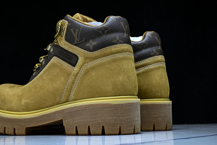 L**V**T* BOOTS LVTBS-060