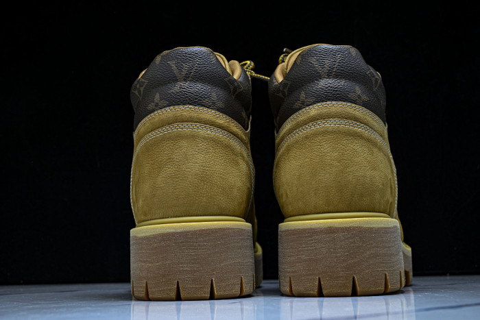 L**V**T* BOOTS LVTBS-060