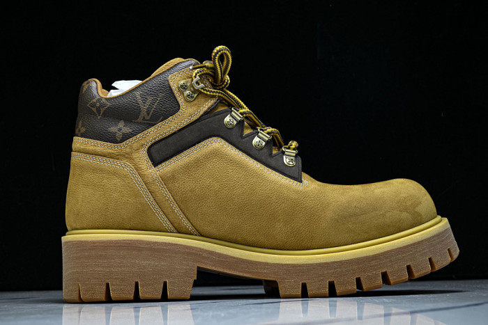 L**V**T* BOOTS LVTBS-060