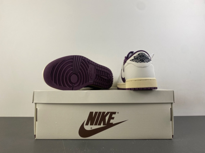 Travis Scott x Air Jordan 1 Low DZ4137-700