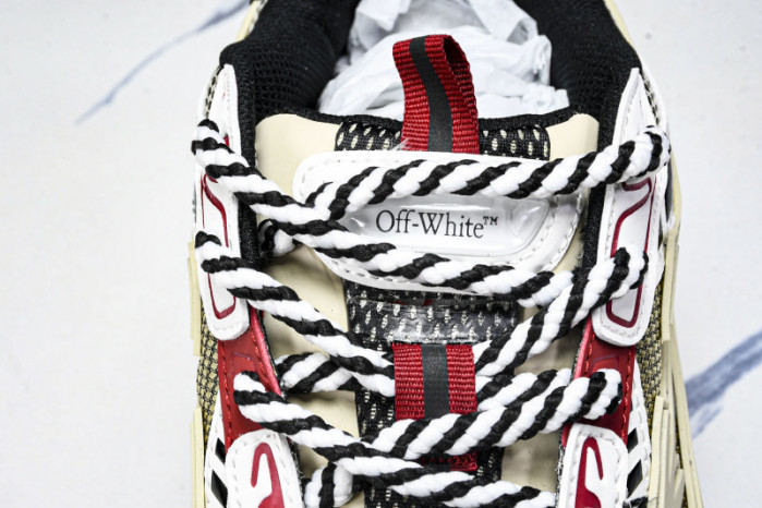 C/O​ SNEAKERS CO-039