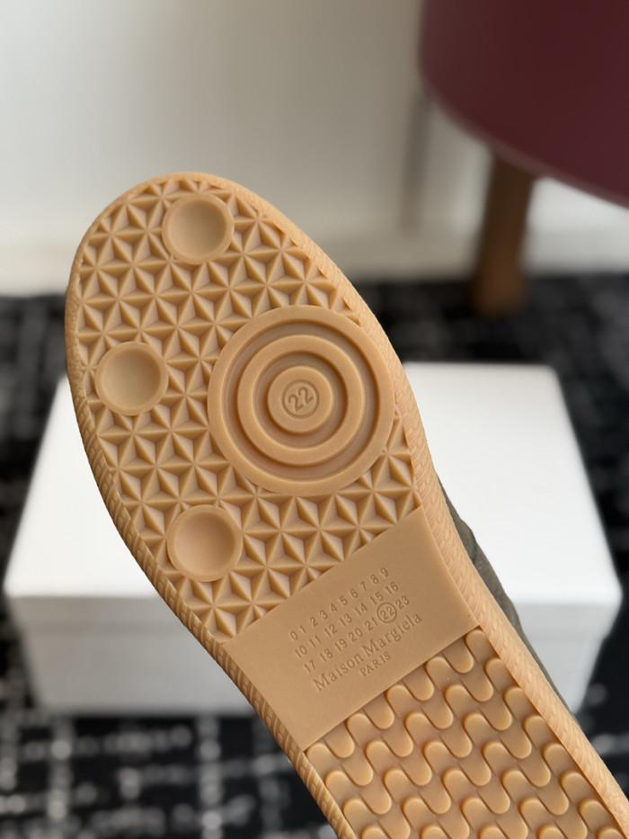Ma*iso*n Mar*giela MNMA-0235