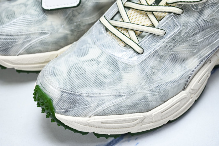 C/O​ SNEAKERS CO-074