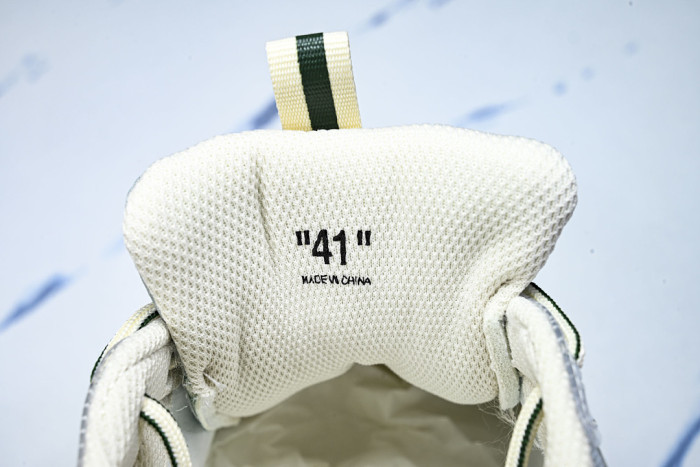 C/O​ SNEAKERS CO-074