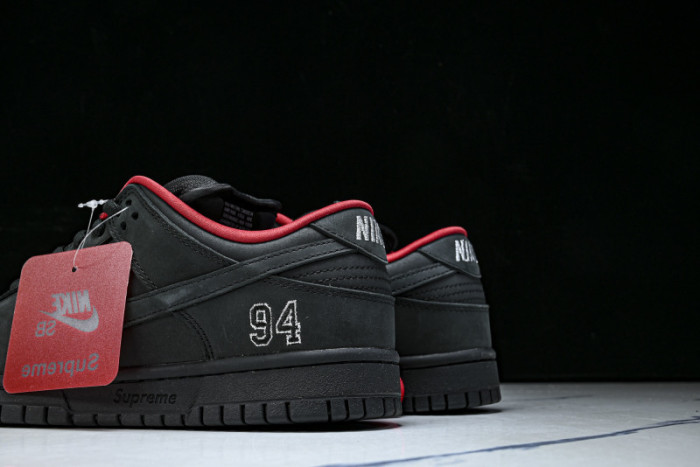 Nike SB Dunk Low Svp*me 94 HQ8487-001