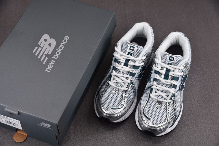 new Ba1an*e 1906r silver metallic deep ocean u1906rce