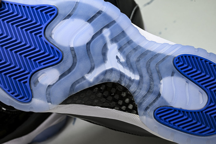 Air Jordan 11 "Space Jam" Retro CT8012-900