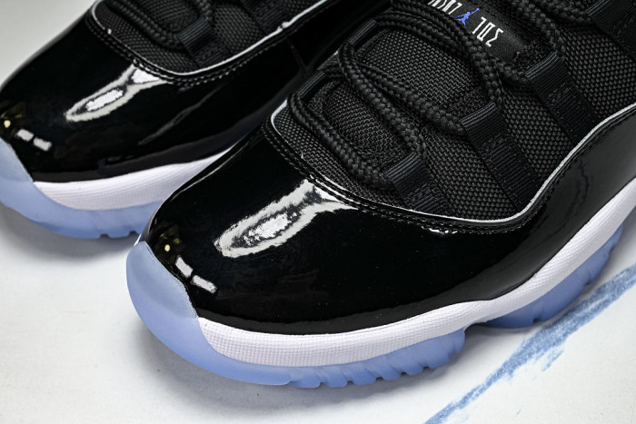 Air Jordan 11 "Space Jam" Retro CT8012-900